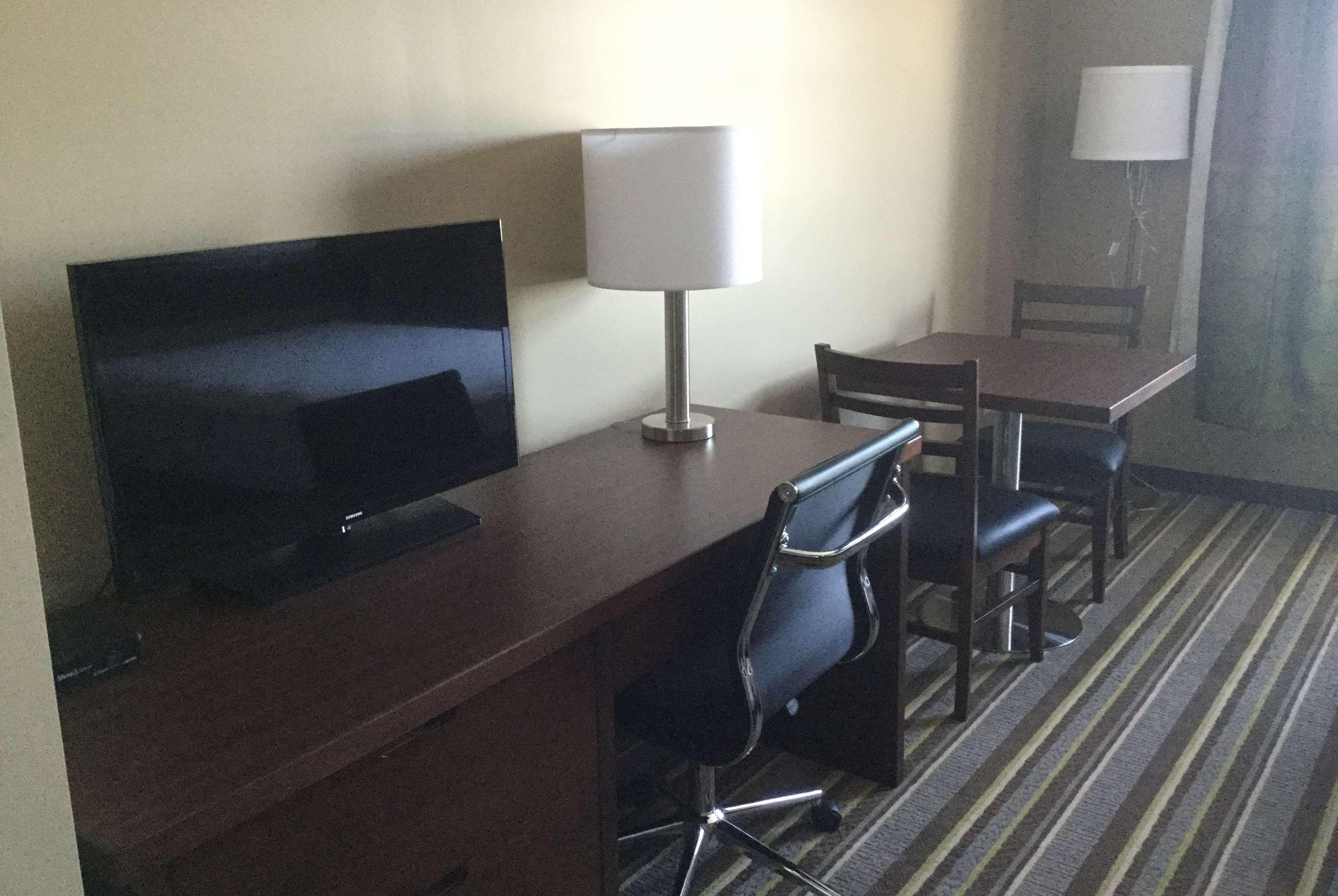 Hotel Super 8 By Wyndham Hardisty Esterno foto