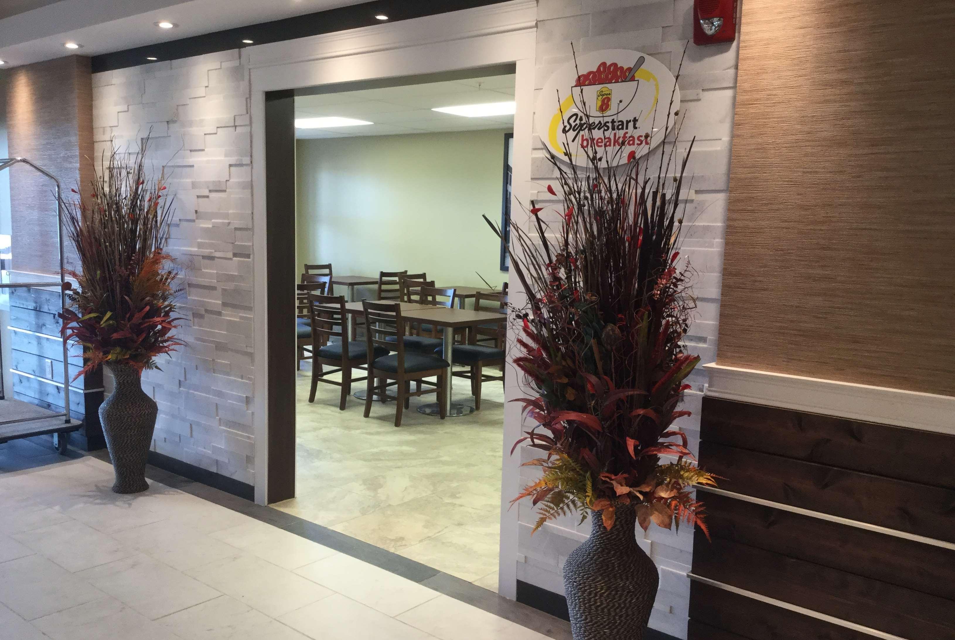 Hotel Super 8 By Wyndham Hardisty Esterno foto