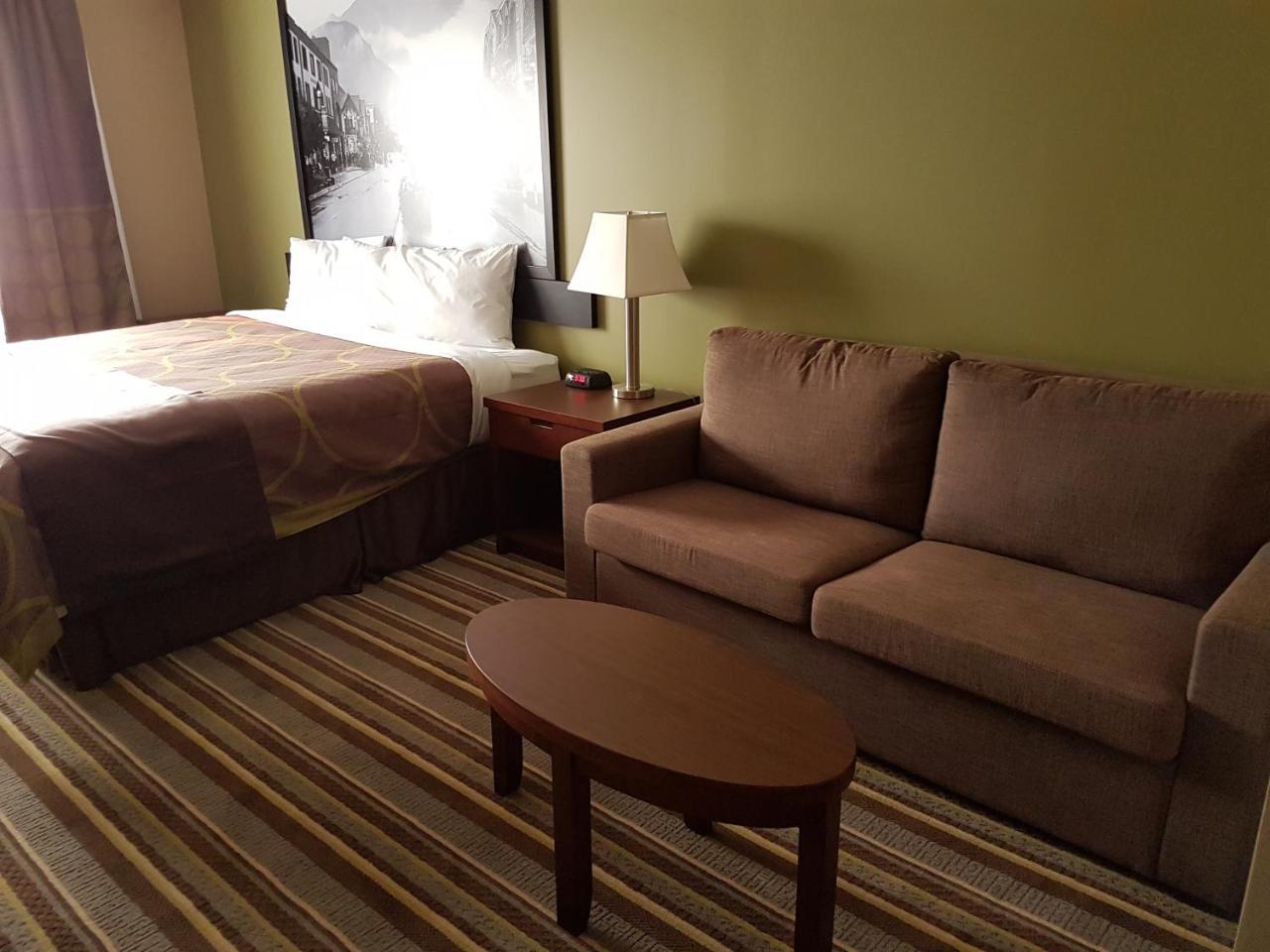 Hotel Super 8 By Wyndham Hardisty Esterno foto